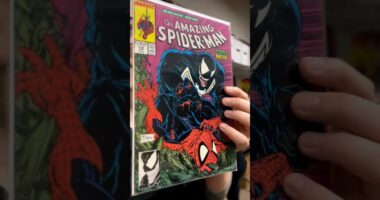 It Took 16 Issues Before Venom's First Full Cover Appearance!? | Sending Out Venom Keys #comicbooks